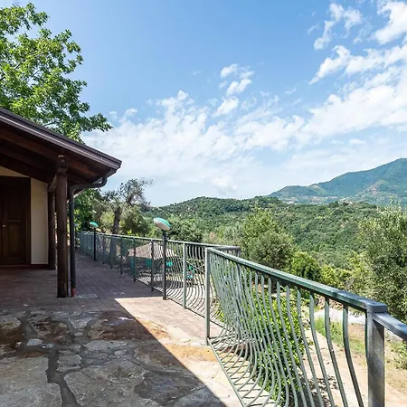 Дом отдыха Cozy In With Wifi Stella Cilento